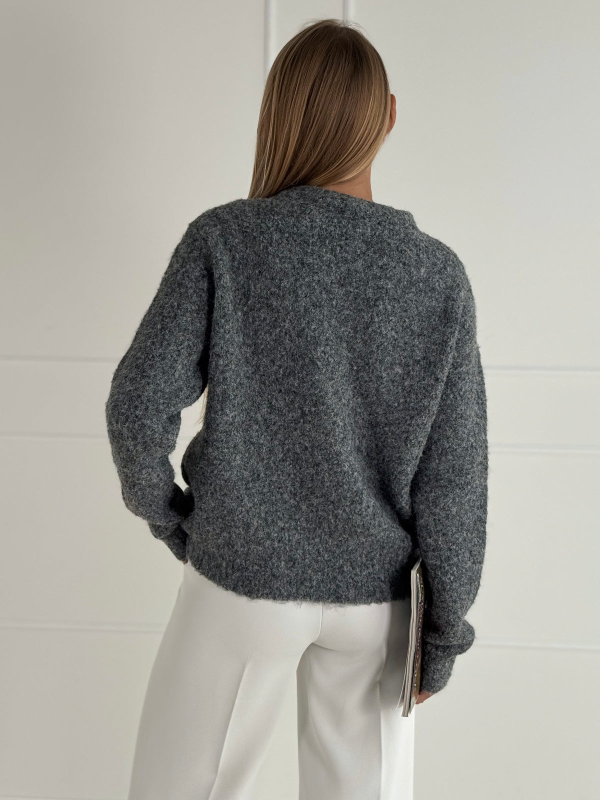 Moteriškas šiltas megztinis su vilna CAMIEL Pilka