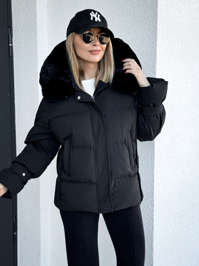 Moteriška šilta striukė su gobtuvu EVERLY Juoda