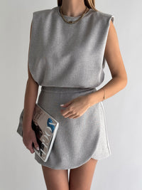 moteriska-puosni-palaidine-julieta-pilka