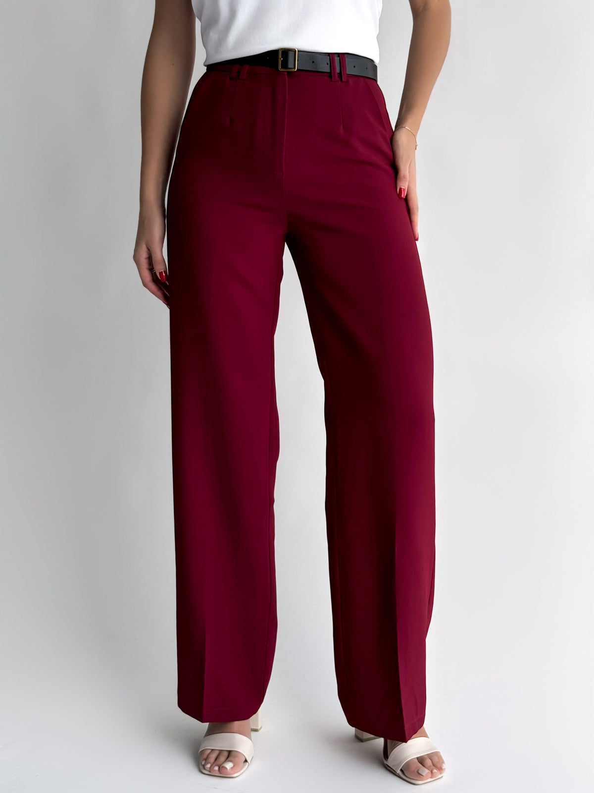 Moteriškos plačios  kelnės su diržu CAMEROON Bordo