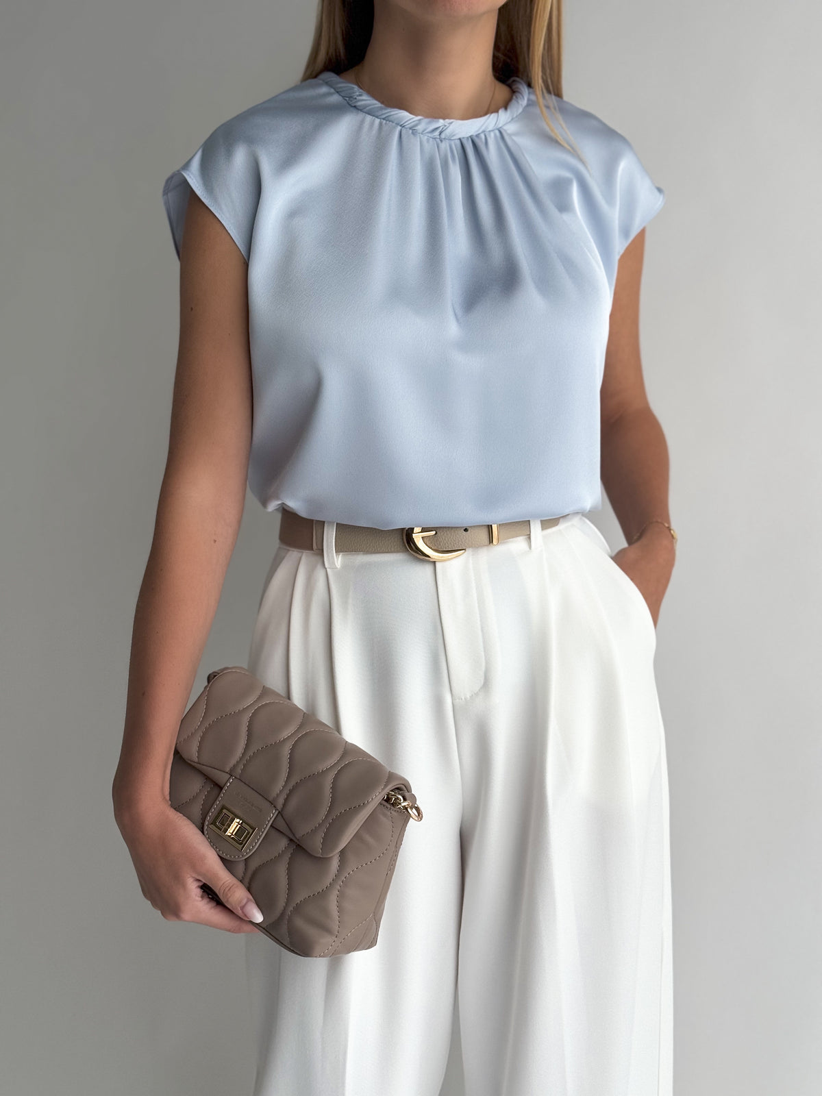 moteriska-puosni-satino-palaidine-madonna-zydra