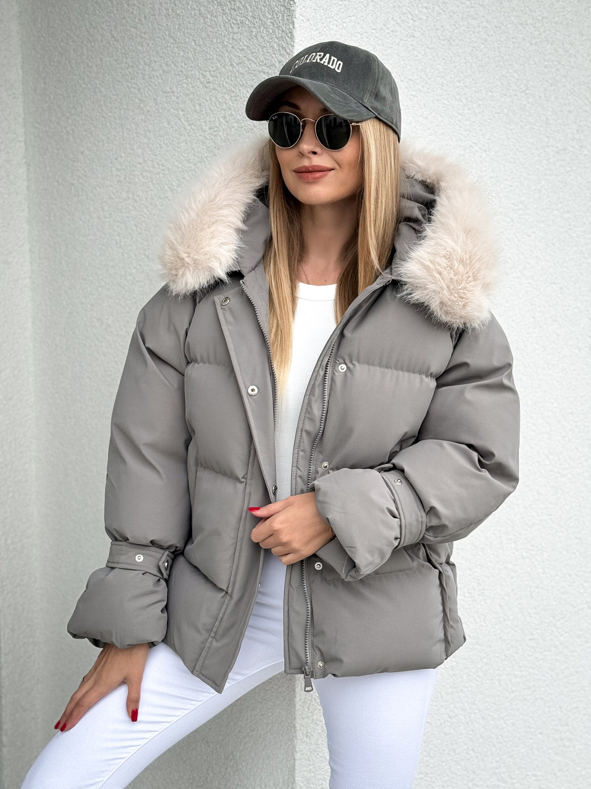 Moteriška šilta striukė su gobtuvu EVERLY Pilka