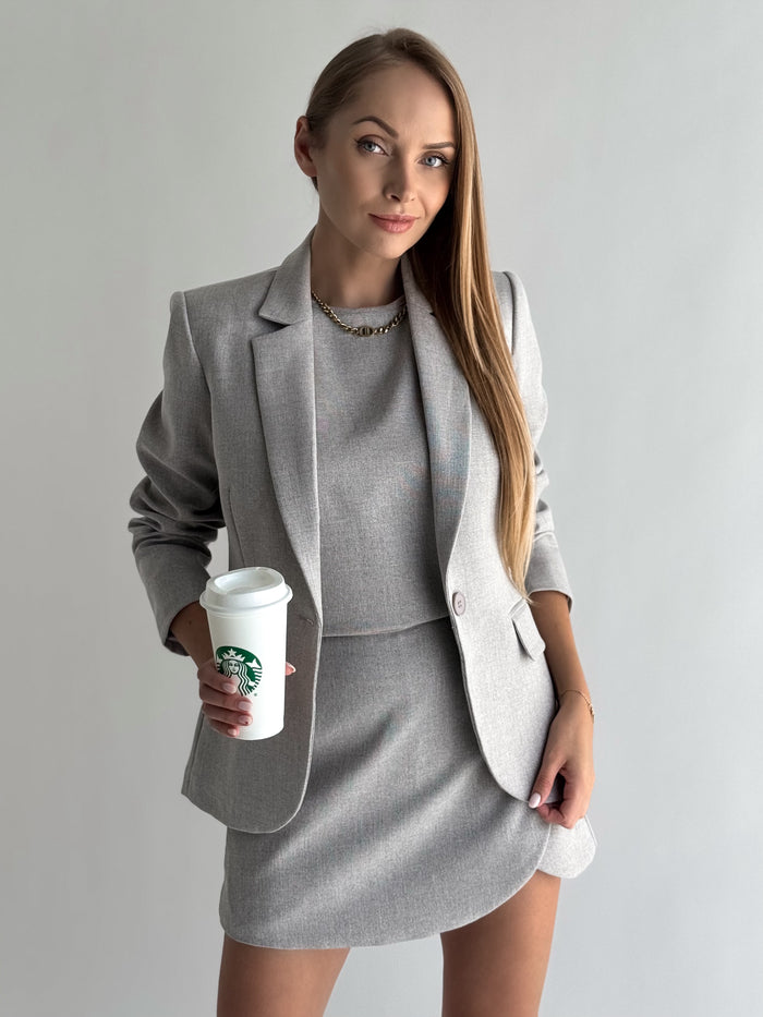 moteriskas-klasikinis-svarkas-julieta-pilka