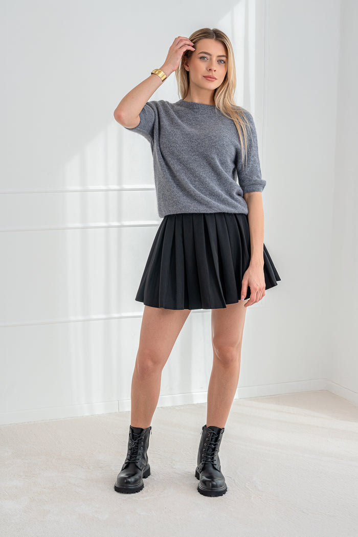 Moteriškas klostuotas sijonas su šortais LASHA Juoda