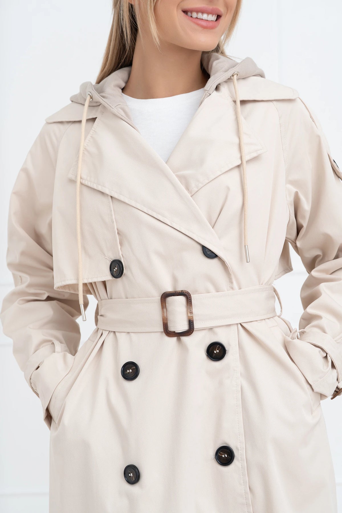 Moteriškas vidutinio ilgio paltas su gobtuvu PHILIPPA Kreminė