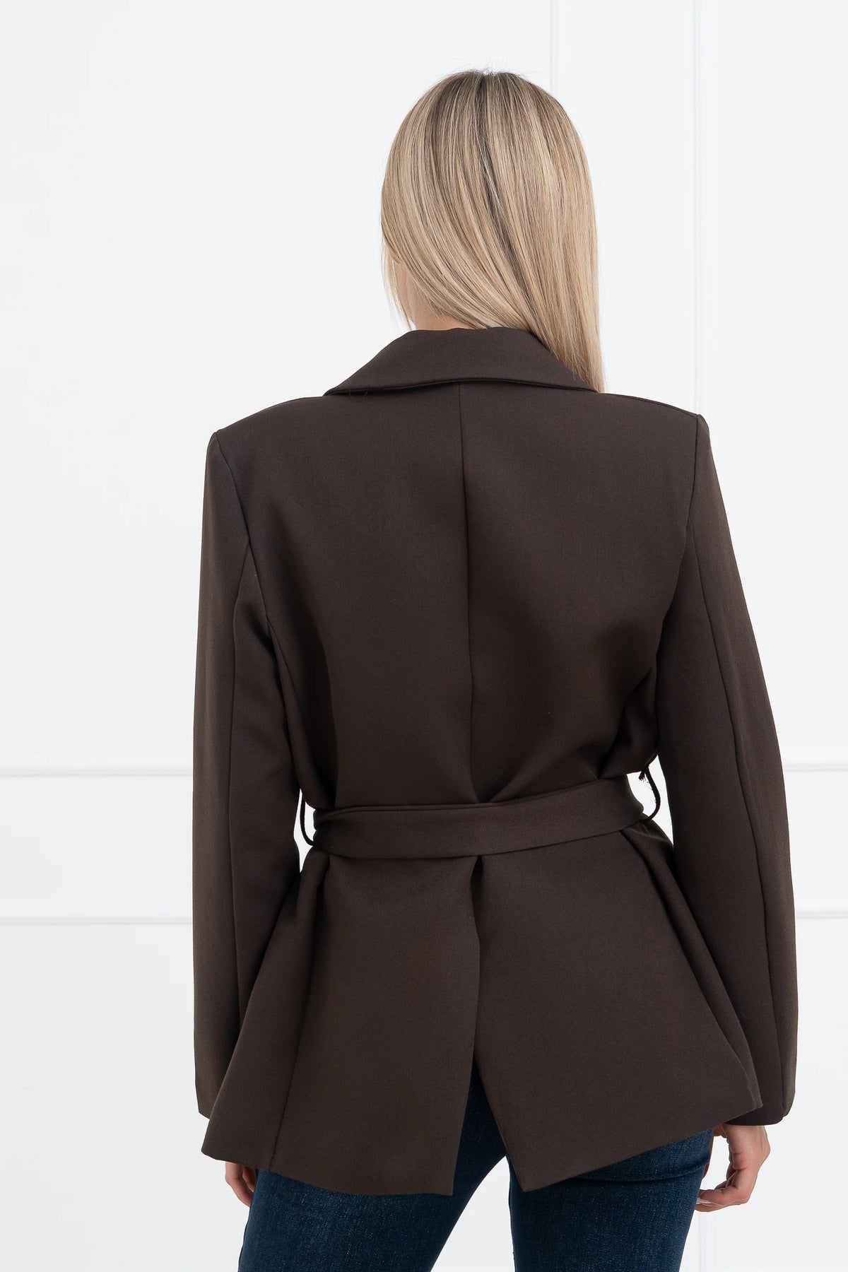 Moteriškas klasikinis itališkas švarkas su diržu DANNA Ruda