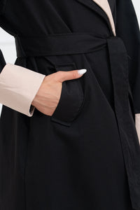 Moteriškas ilgas paltas su diržu TOMMY Juoda/Kreminė