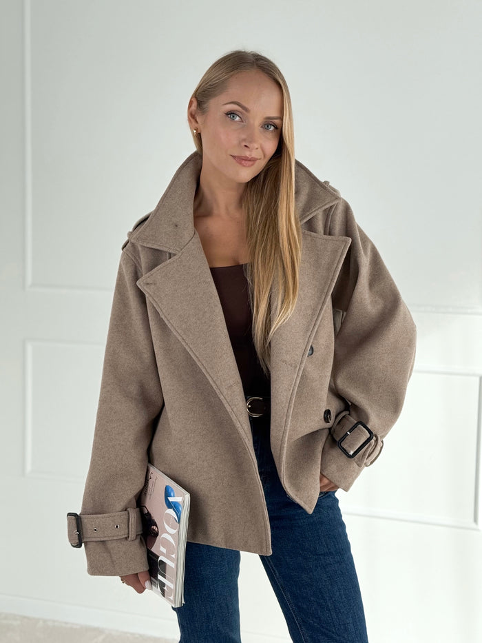 Moteriškas trumpas paltas DORETTA Ruda