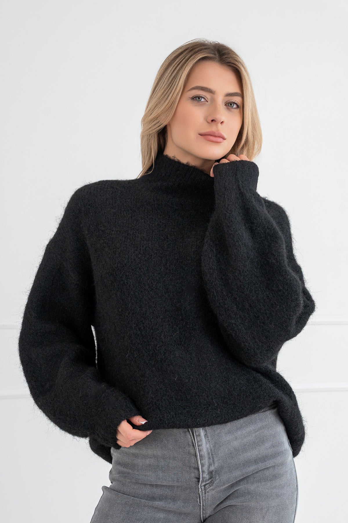 Moteriškas megztinis su vilna MELANIA Juoda