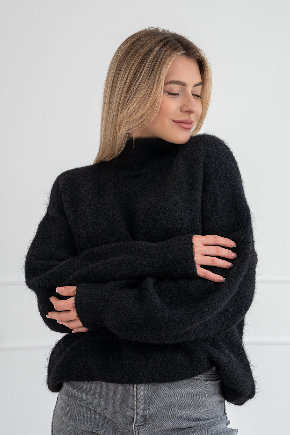 Moteriškas megztinis su vilna MELANIA Juoda