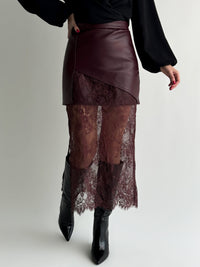 moteriskas-eko-odos-sijonas-su-neriniais-felecia-bordo