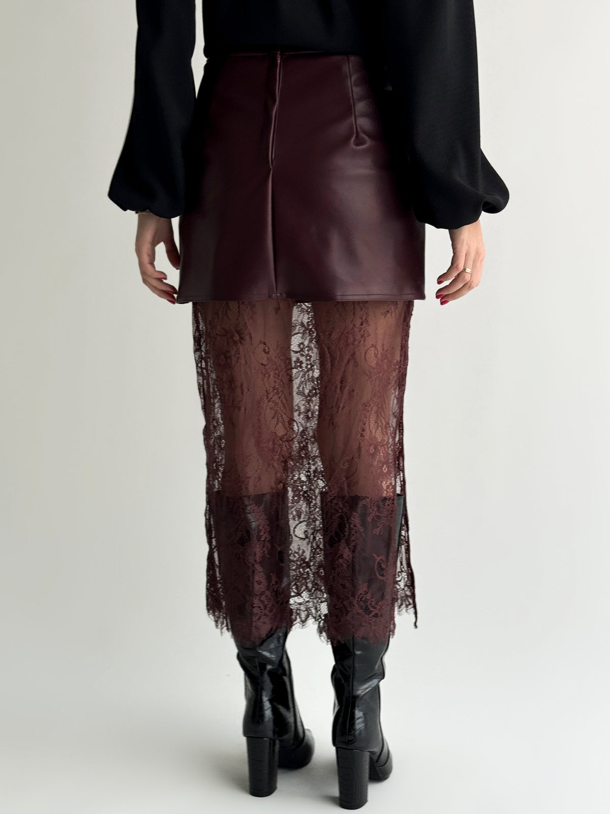 moteriskas-eko-odos-sijonas-su-neriniais-felecia-bordo