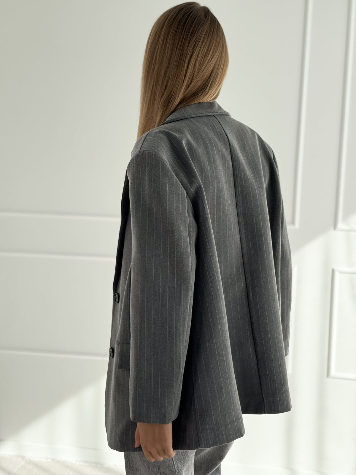 Moteriškas klasikinis itališkas švarkas ELIGIO Pilka