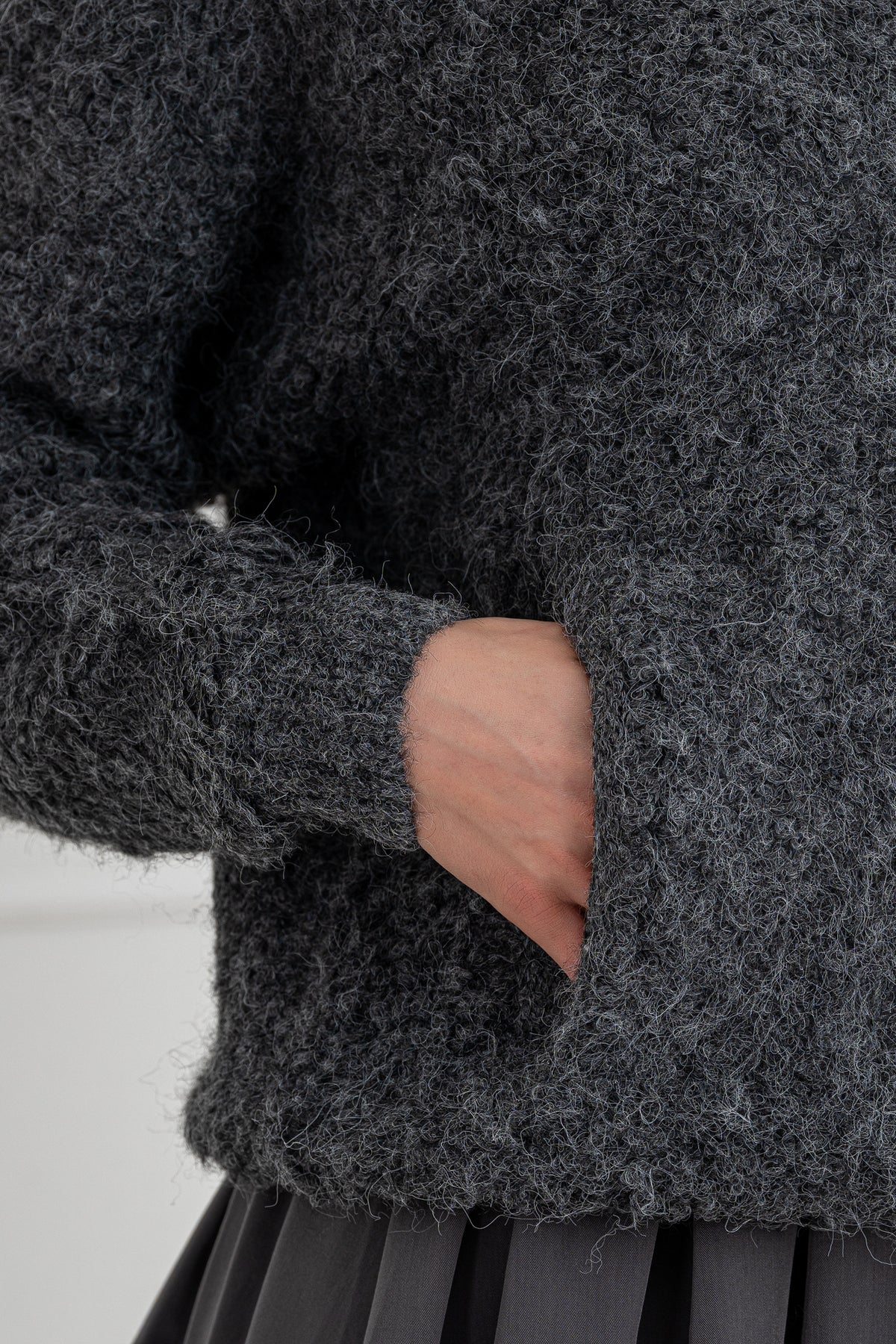 Moteriškas megztinis su vilna CLEO Tamsiai pilka