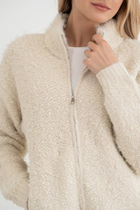 Moteriškas megztinis su vilna CLEO Balta