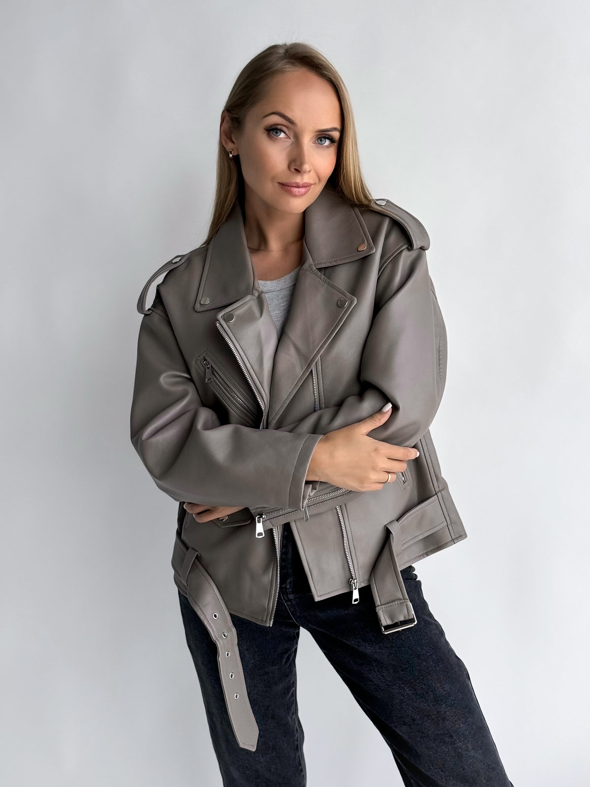 moteriskas-eko-odos-svarkas-olson-kapucino