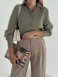 Moteriški itališki klasikiniai marškiniai ORIANA Chaki