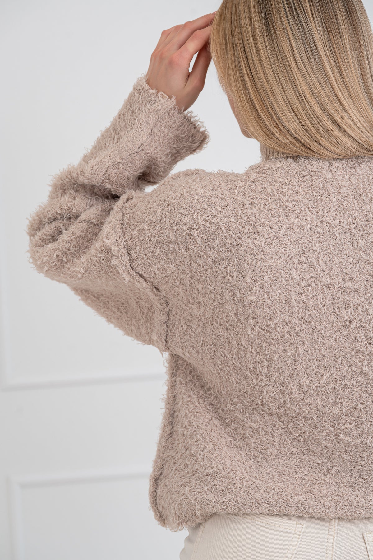 Moteriškas šiltas megztinis ELYA Kreminė