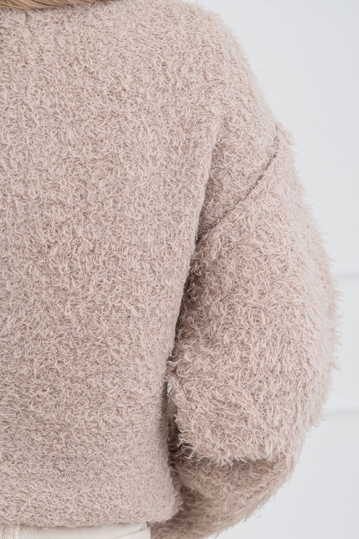 Moteriškas šiltas megztinis ELYA Kreminė