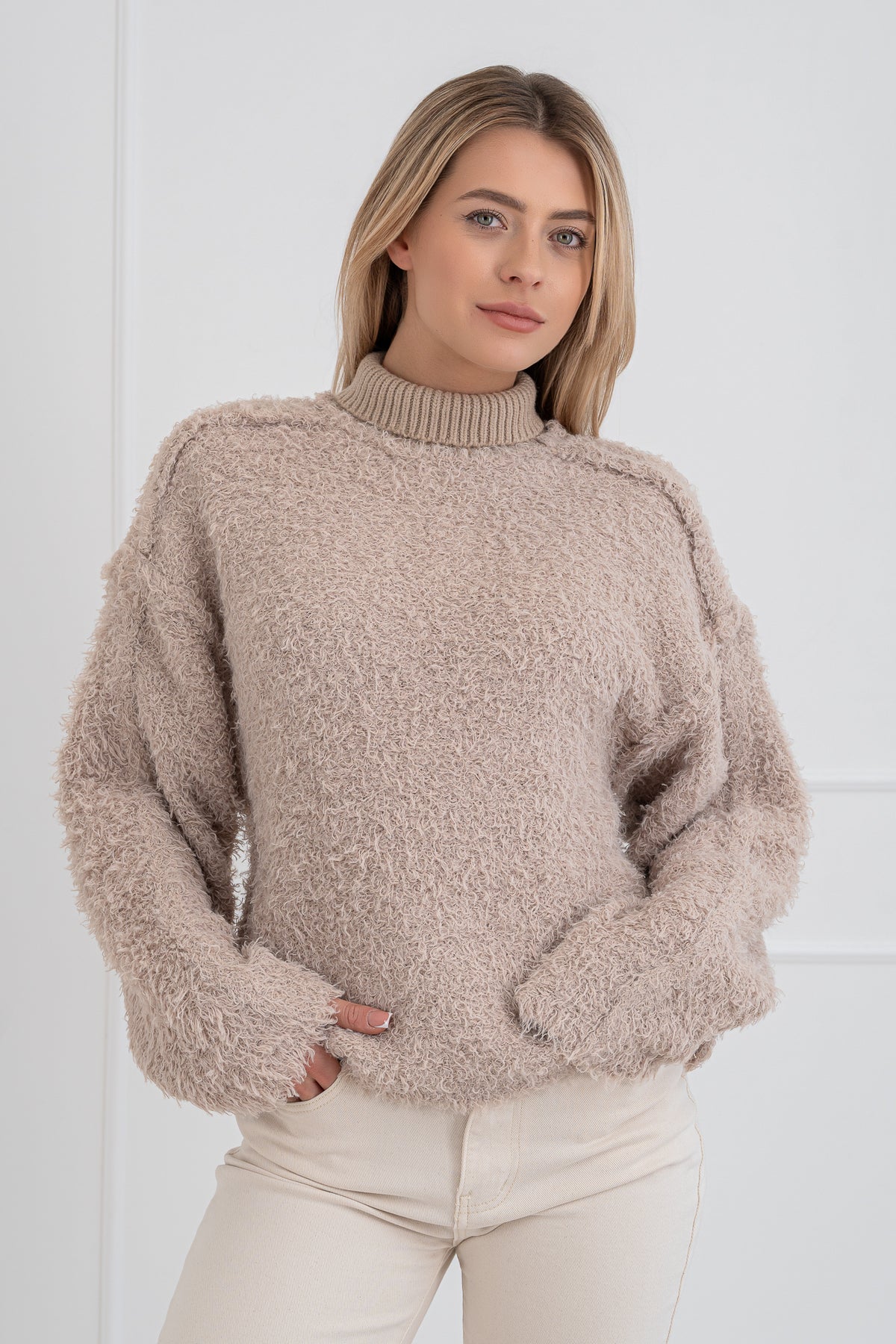 Moteriškas šiltas megztinis ELYA Kreminė