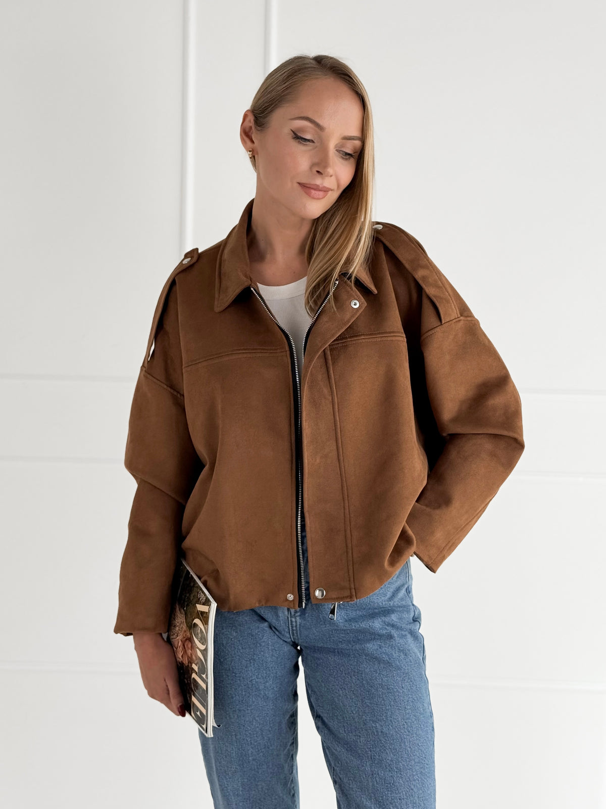 Moteriškas zomšos imitacijos švarkas NIVORA Ruda