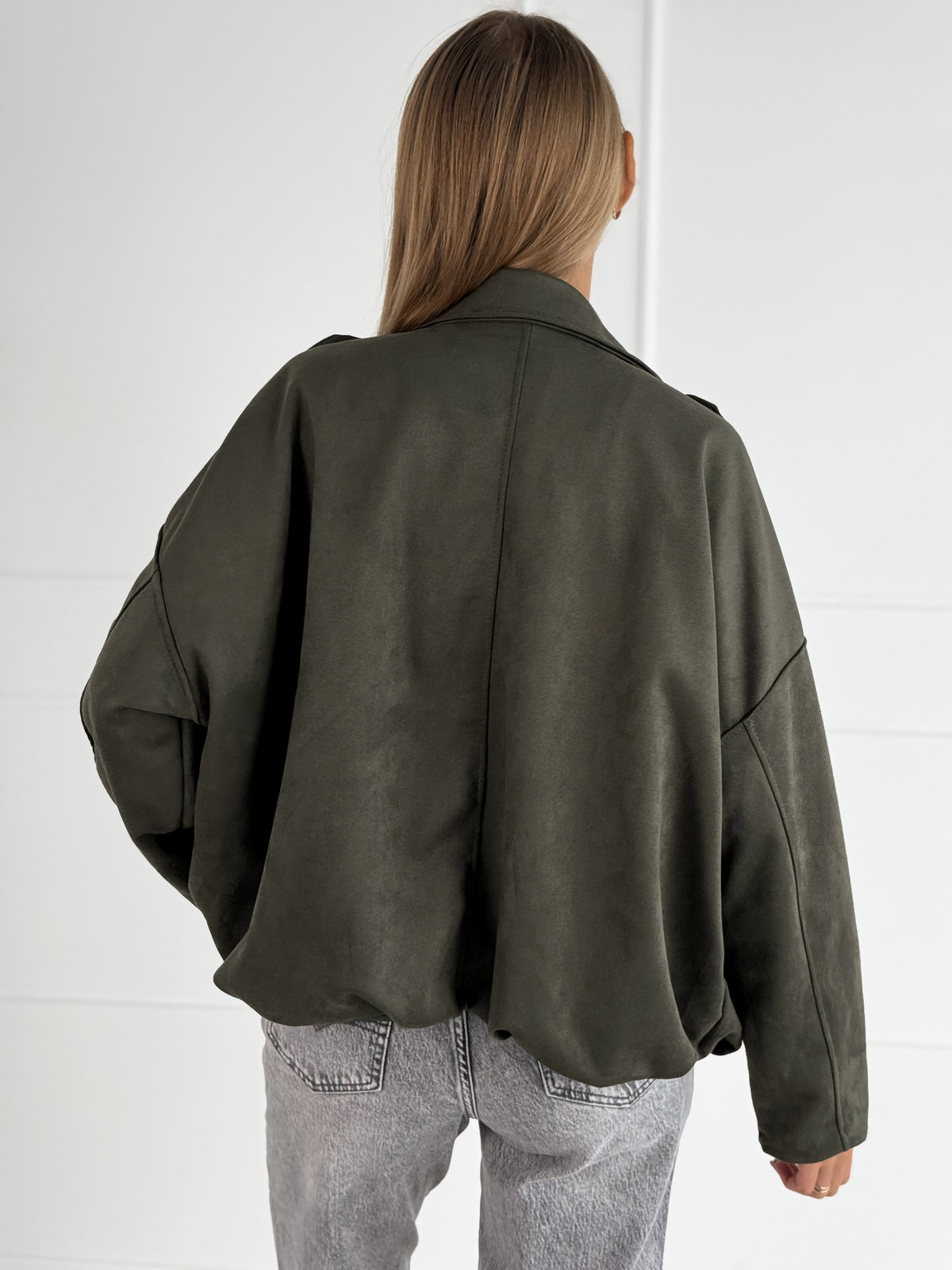 Moteriškas zomšos imitacijos švarkas NIVORA Chaki