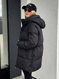 Moteriška vidutinio ilgio striukė su gobtuvu LEOLA Juoda