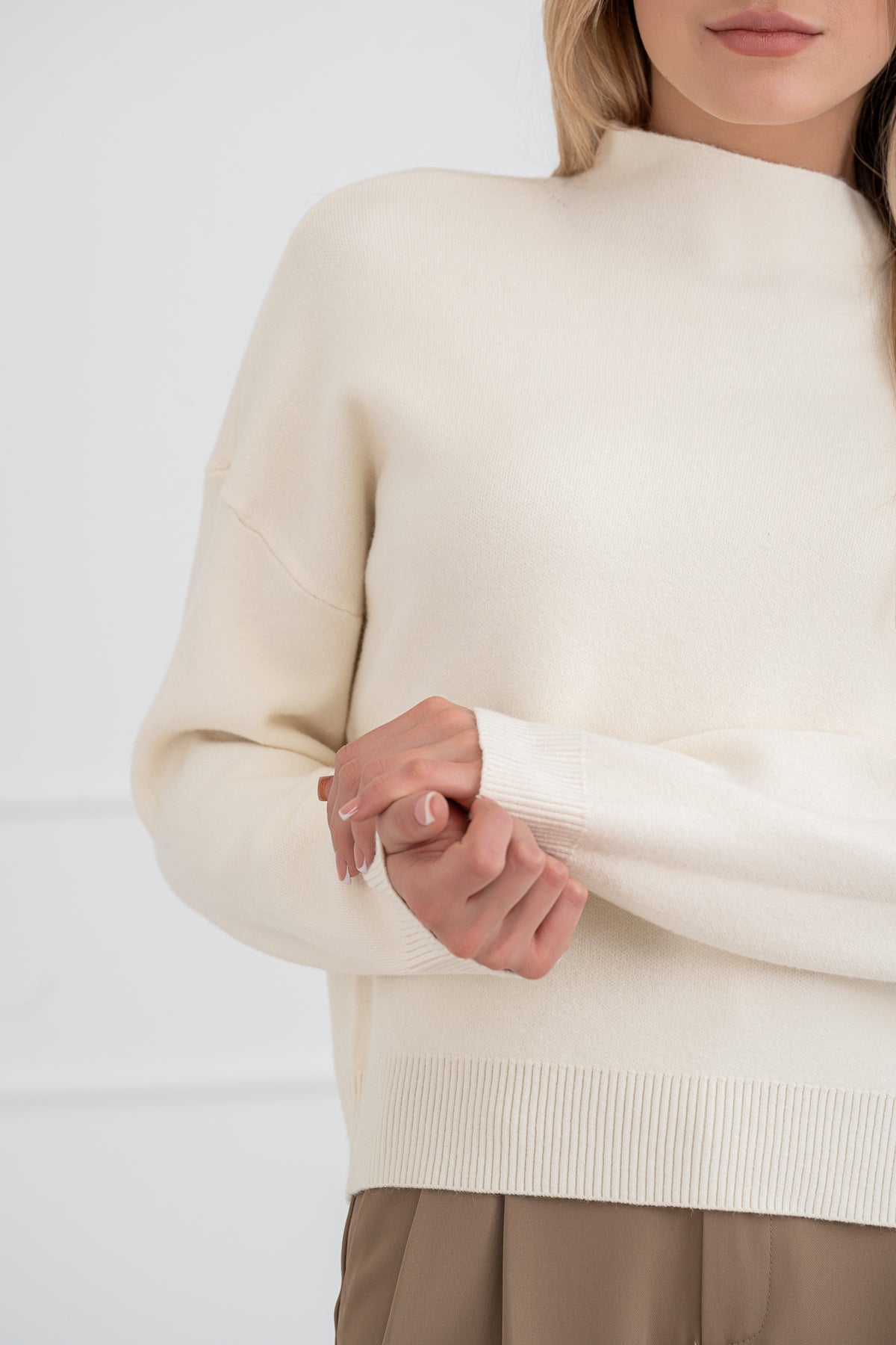 Moteriškas viskozės megztinis FREDDY Balta