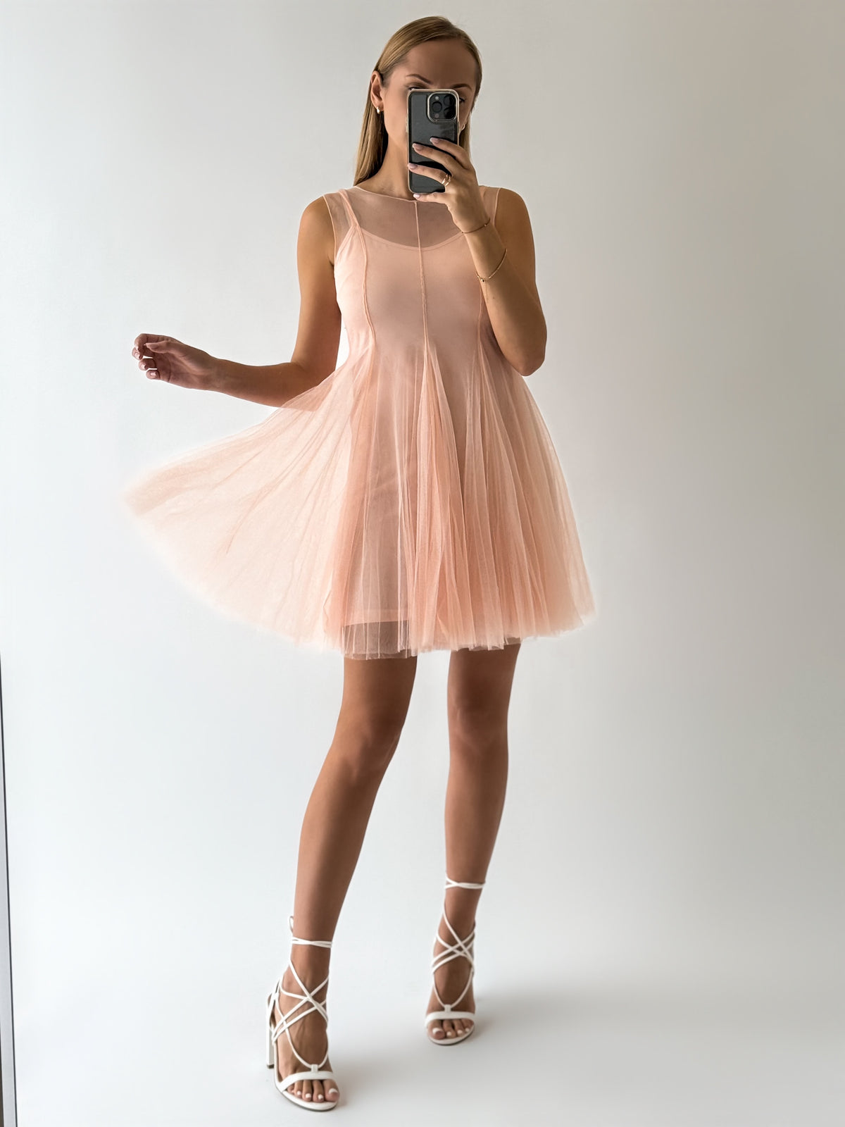 Moteriška proginė suknelė