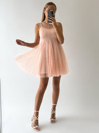 Moteriška proginė suknelė