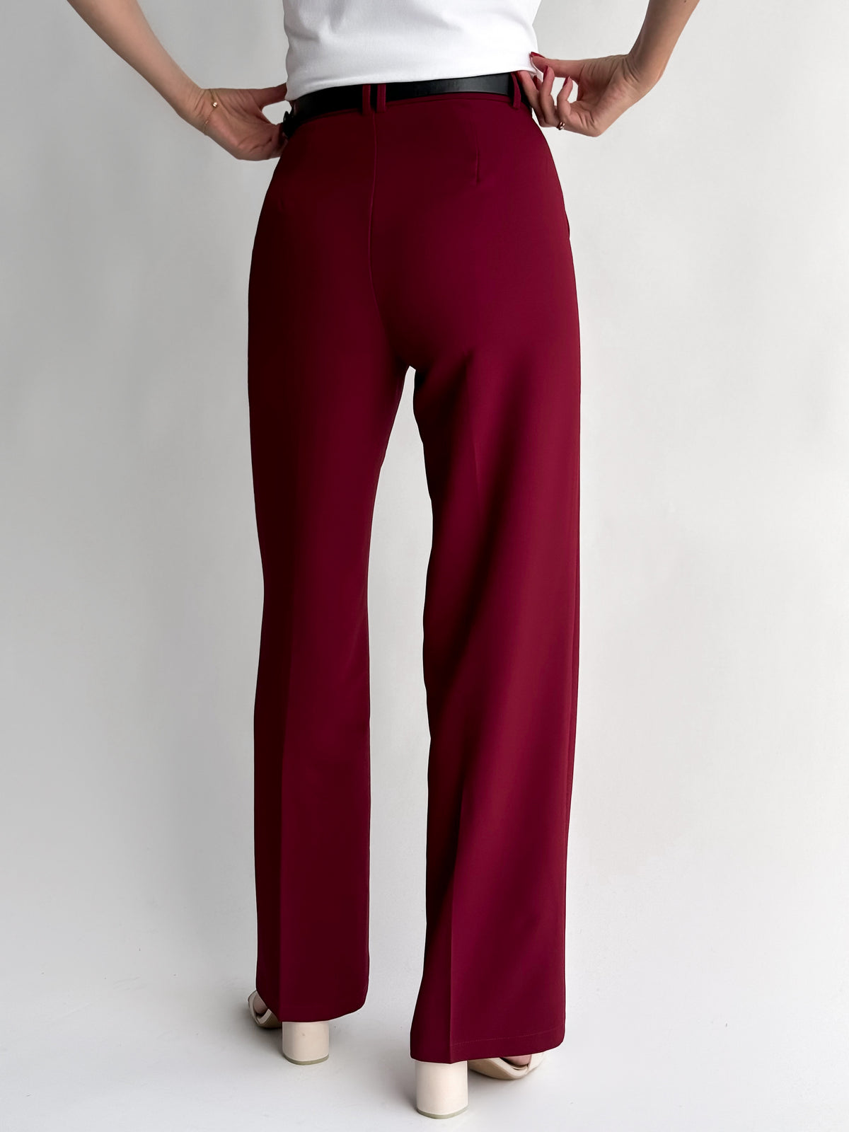 Moteriškos plačios  kelnės su diržu CAMEROON Bordo