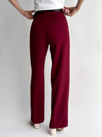 Moteriškos plačios  kelnės su diržu CAMEROON Bordo