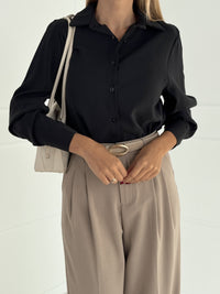 Moteriški itališki klasikiniai marškiniai ORIANA Juoda