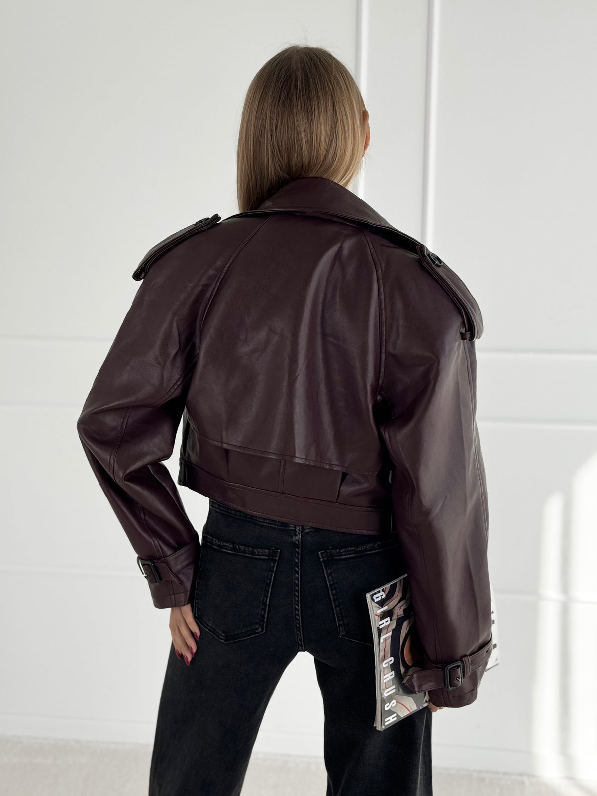 Moteriškas trumpas eko odos švarkas EDMON Bordo