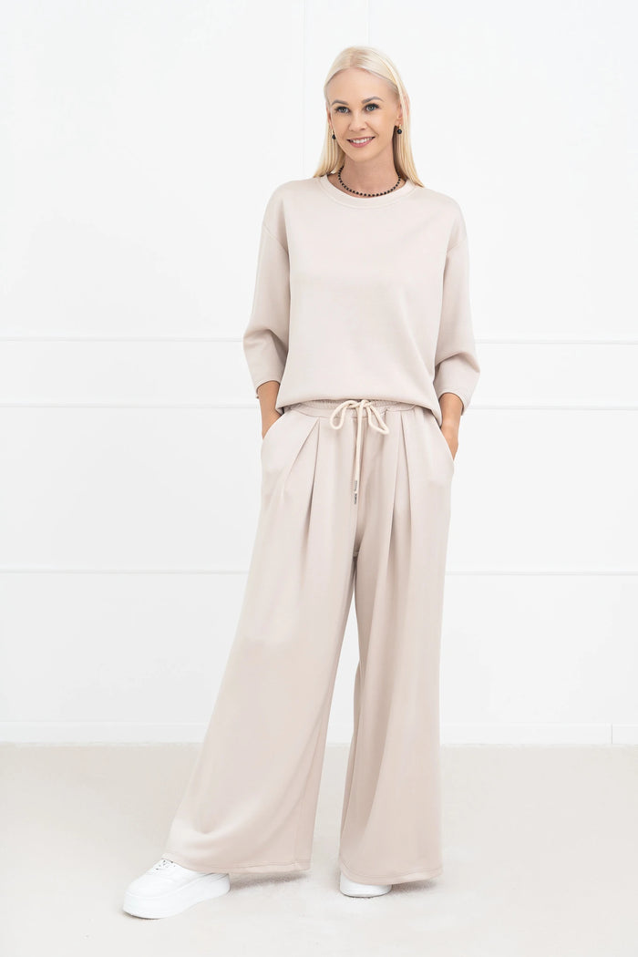 Moteriškas itališkas dviejų dalių kostiumėlis KYSON Kreminė