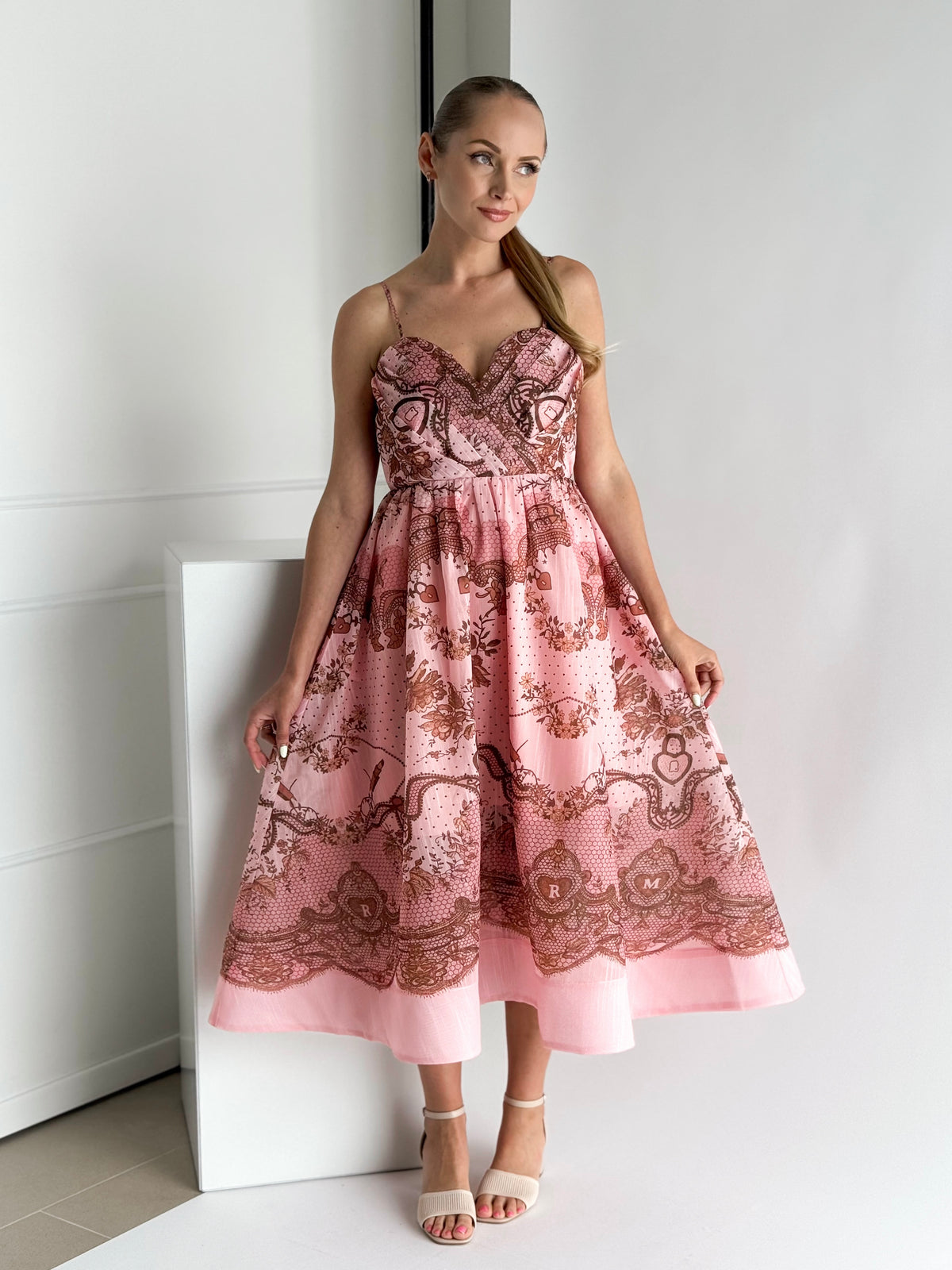 Moteriška proginė suknelė PIXIE Rožinė