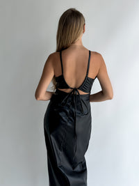 moteriska-eko-odos-suknele-lexie-juoda