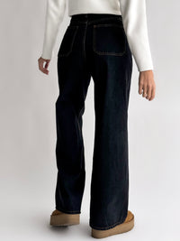 Platėjantys moteriški džinsai aukštu juosmeniu CHICAGO Juoda