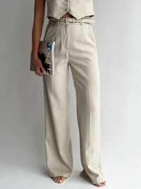 moteriskos-placios-klasikines-kelnes-su-dirzu-patricia-kremine