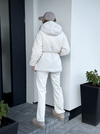 Moteriška vidutinio ilgio teddy striukė su gobtuvu RONEY Kreminė