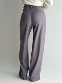 moteriskos-placios-klasikines-kelnes-veronica-pilka