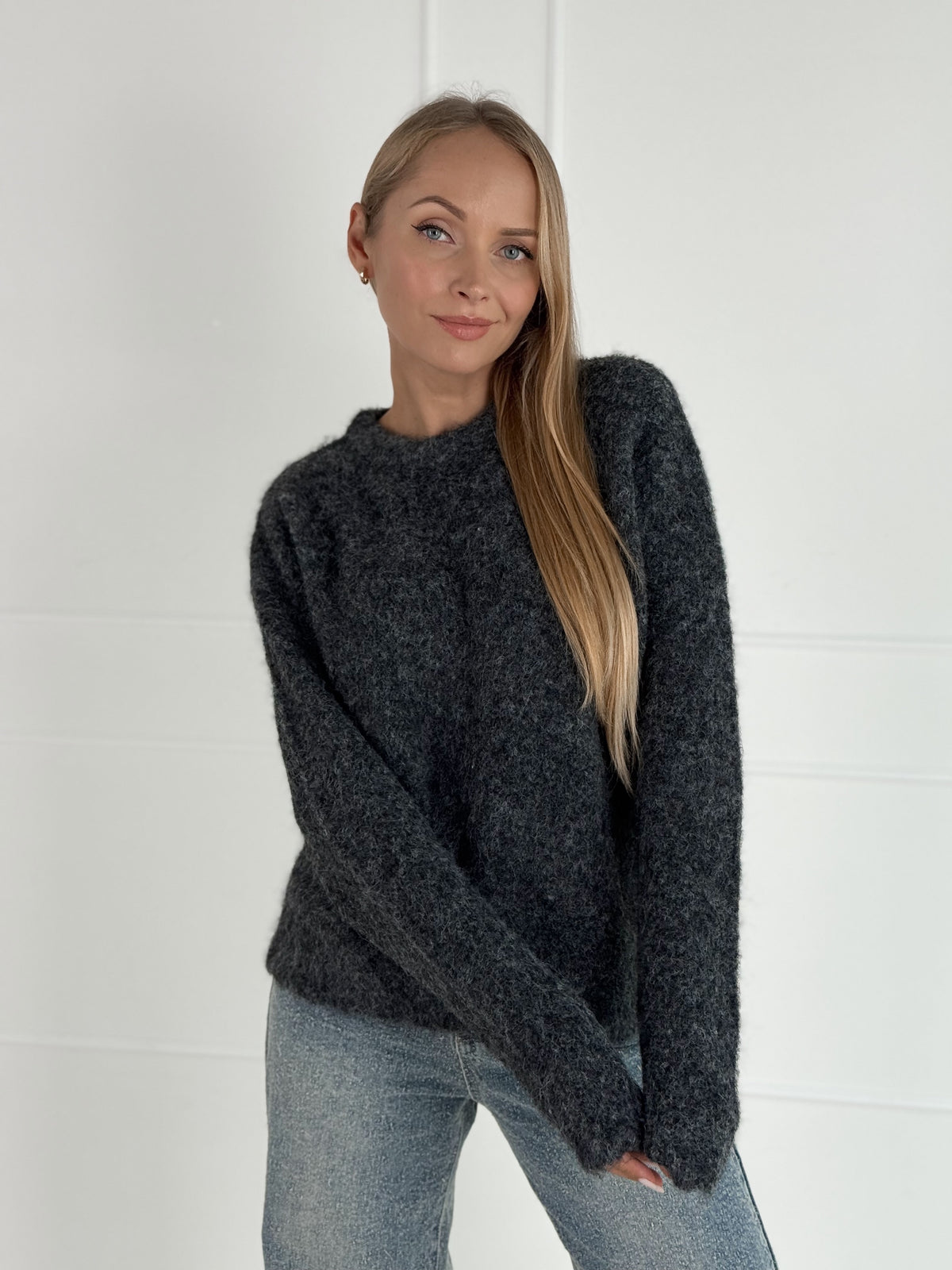 Moteriškas šiltas megztinis su vilna DAMON Pilka