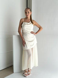 Moteriška proginė suknelė ISABELLA Kreminė