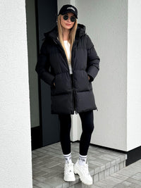 Moteriška vidutinio ilgio striukė su gobtuvu LEOLA Juoda