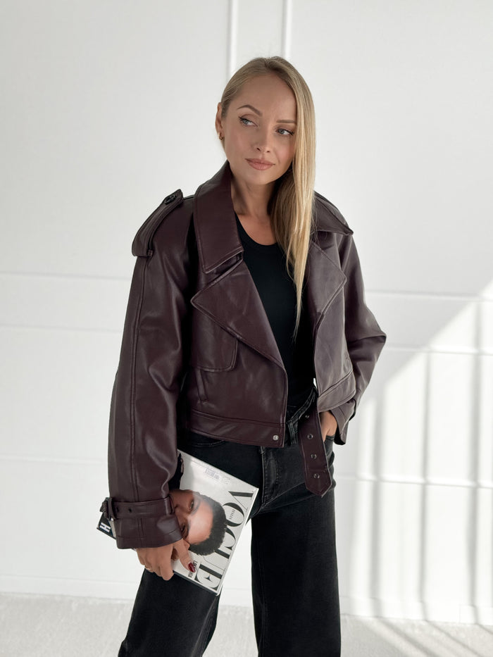 Moteriškas trumpas eko odos švarkas EDMON Bordo