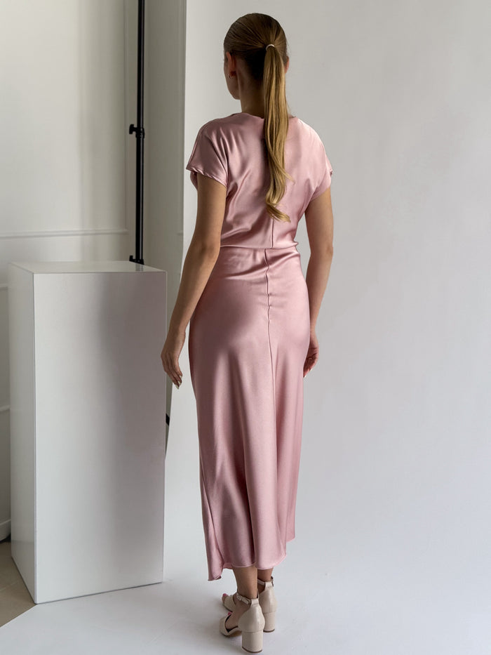 Moteriška ilga itališka satino suknelė VERONA Rožinė