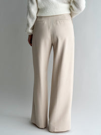 moteriskos-placios-klasikines-kelnes-sancha-kremine