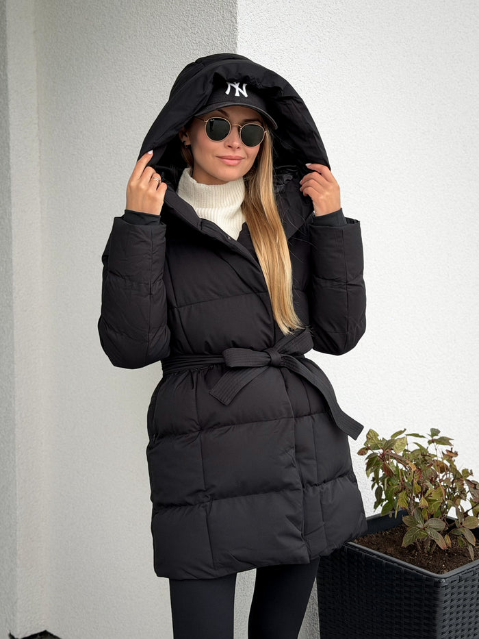 Moteriška vidutinio ilgio striukė su gobtuvu ECHO Juoda