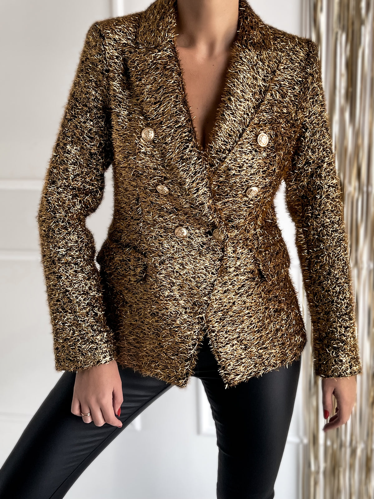 Moteriškas blizgus šventinis švarkas PESCARA Auksinė