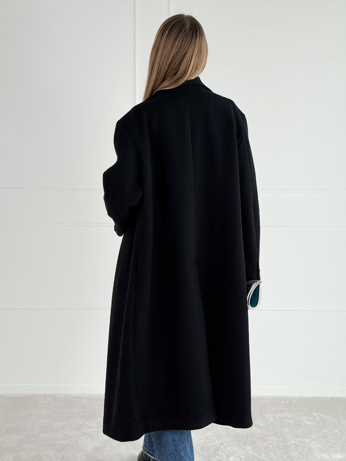 Moteriškas ilgas paltas URBAN Juoda